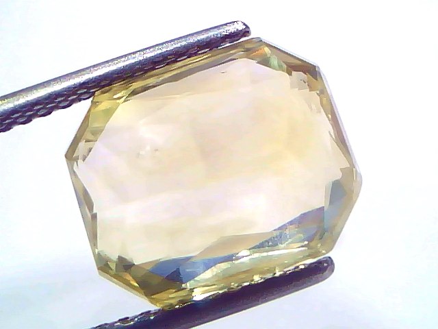 10.09 Carat 11.08 Ratti IGI Certified Yellow Sapphire Pukhraj Unheated Stone