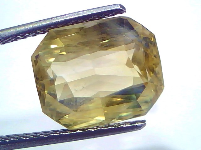 10.09 Carat 11.08 Ratti IGI Certified Yellow Sapphire Pukhraj Unheated Stone