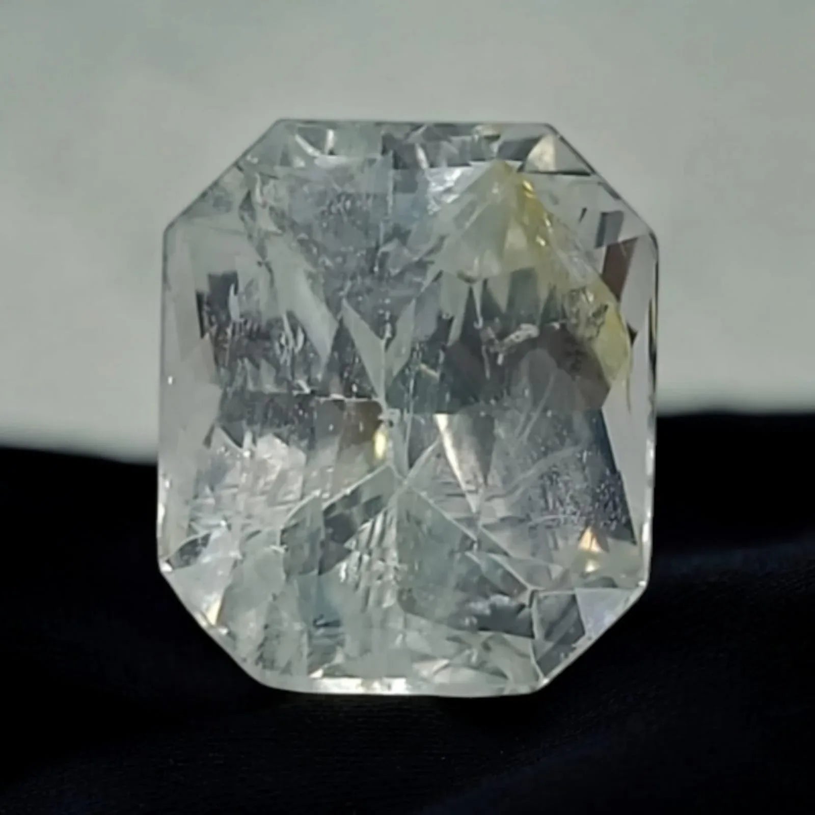 Huge 10.16 Ct GII Certified Unheated Natural Ceylon White Sapphire AAA - Venus Gems