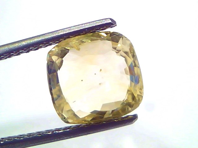 5.04 Carat 5.53 Ratti IGI Certified Yellow Sapphire Pukhraj Unheated Stone