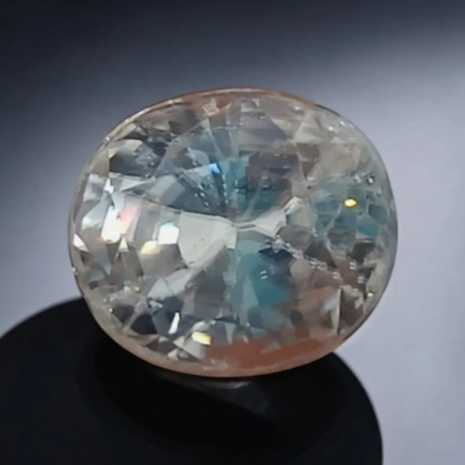 6.11 Ct 6.75 Ratti Natural White Zircon Gemstone For Venus AAAAA - Venus Gems