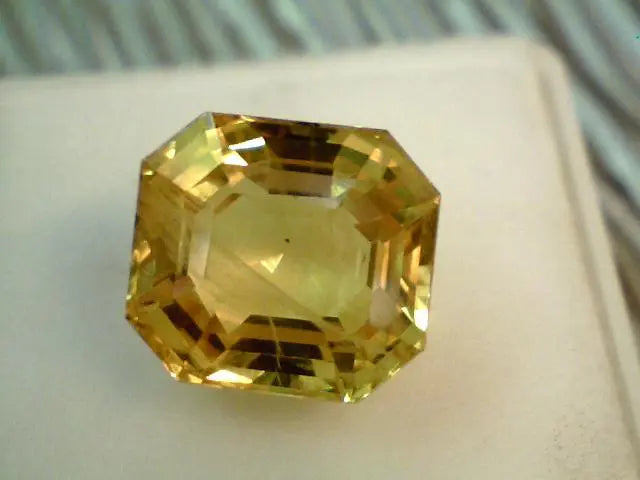 6.45 CARAT PREMIUM COLOUR NATURAL BANGKOK YELLOW SAPPHIRE A+++++
