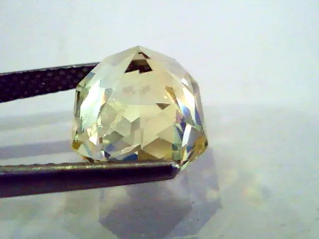 7.96 Ct IGI Certified Unheated Natural Ceylon Yellow Sapphire Gems