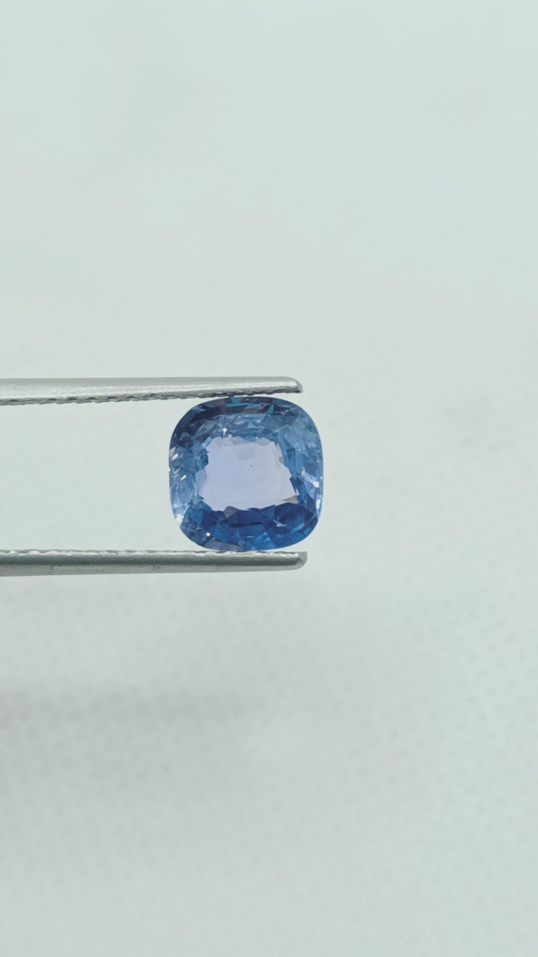 3.31 Ct IGI Certified Unheated Untreated Natural Ceylon Blue Sapphire AAA