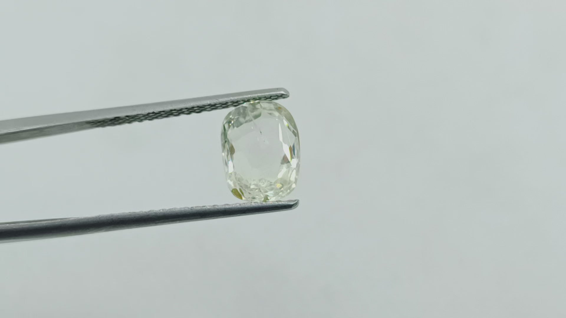 3.25 Ct Unheated Untreated Natural Ceylon Yellow Sapphire Gemstone