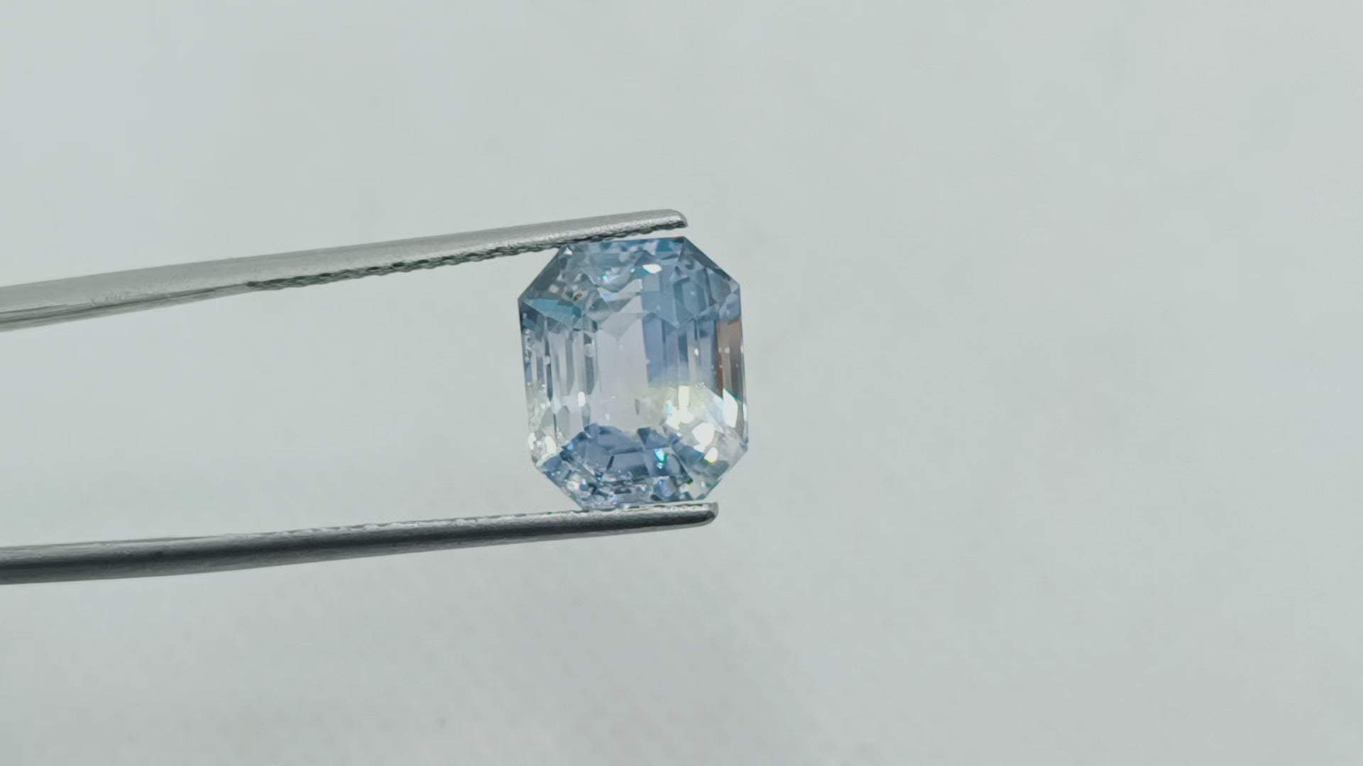 9.61 Ct IGI Certified Unheated Natural Ceylon Yellow Blue Pitambari Sapphire