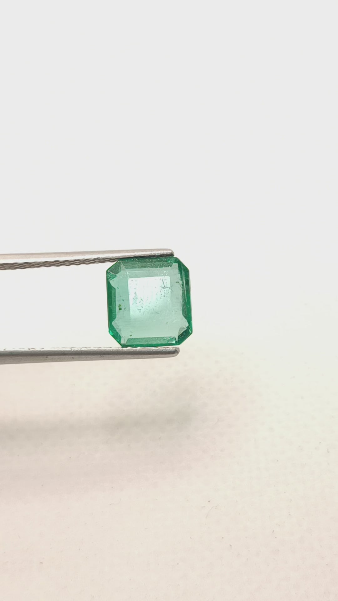 3.39 Ct GII Untreated Natural Zambian Emerald Gemstone Panna AAA