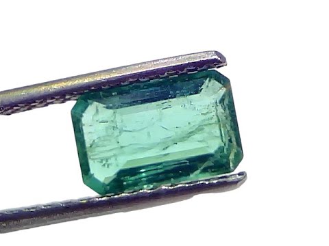 Émeraude de Zambie naturelle non traitée certifiée de 1,58 carat, Panna